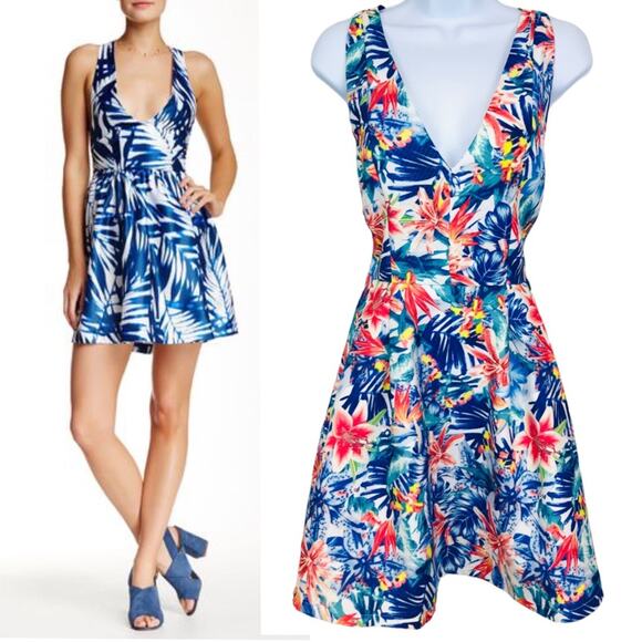 NWT Romeo & Juliet Couture Fit and Flare Tropical Floral Dress - Picture 1 of 12
